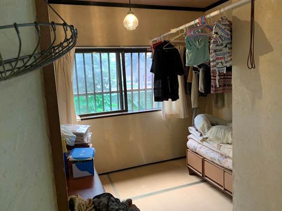 オンシーズン用クローゼットビフォー写真